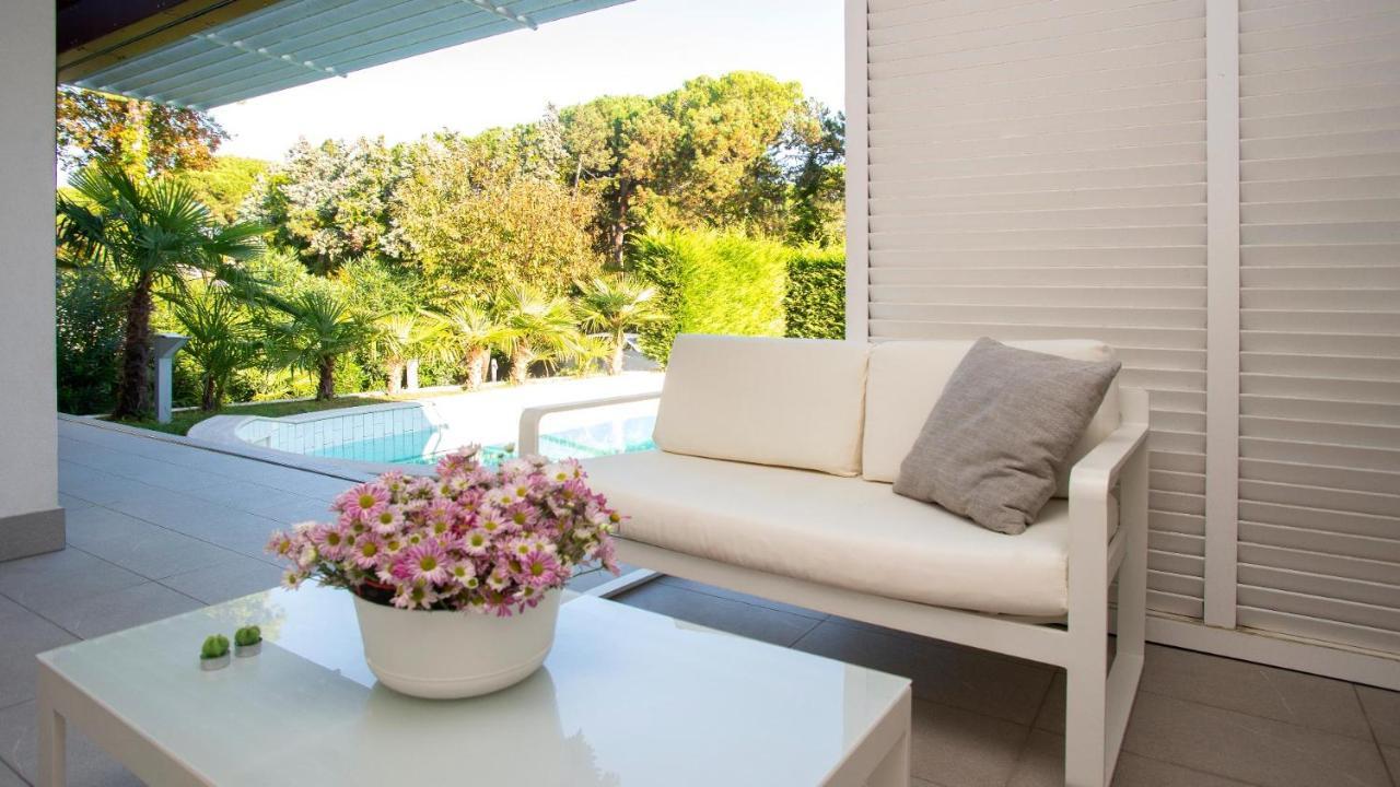 Villa Riva Beachfront Lignano Sabbiadoro Extérieur photo
